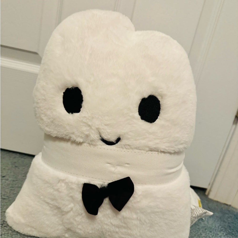 Spooky Nights
boy and girl set of ghost pillows